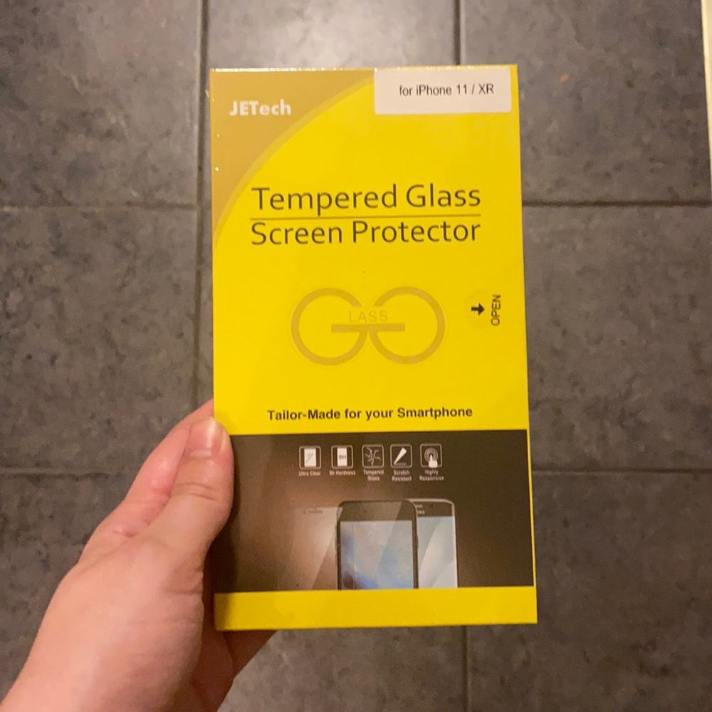 iPhone 11 glass screen protector